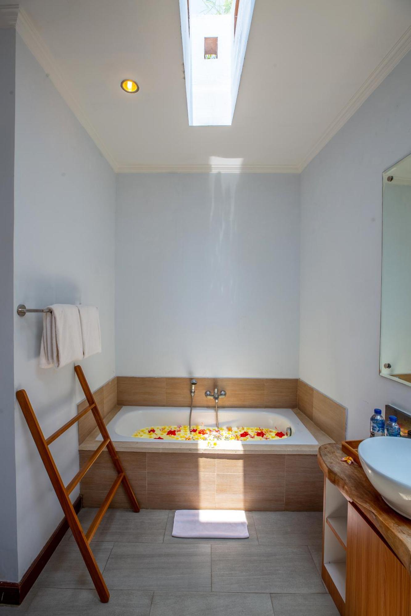 Kayu Suar Bali Luxury Villas & Spa Sanur Exterior foto